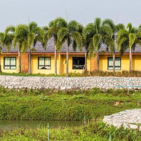 พริ้วลมชมน้ำ รีสอร์ท บ้านพันเสด็จนอก ภายนอก รูปภาพ