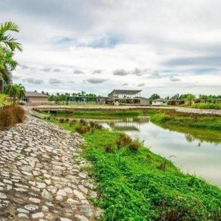 พริ้วลมชมน้ำ รีสอร์ท บ้านพันเสด็จนอก ภายนอก รูปภาพ
